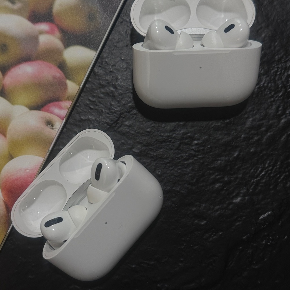 AirPods Pro 2 set of 2 BIG SALE  Good Condition No Box